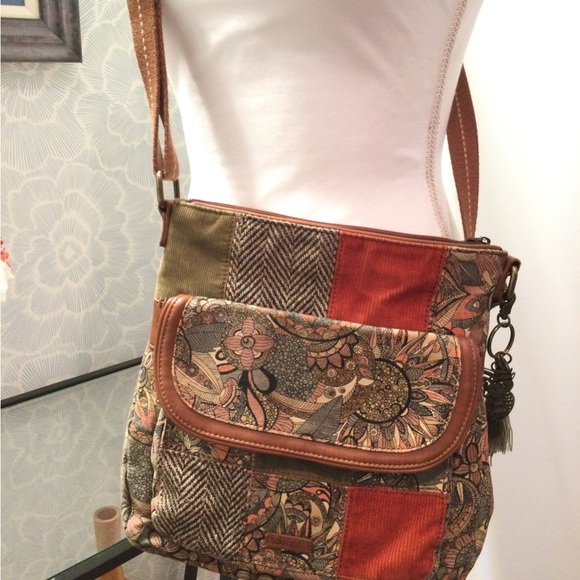 PRICE DROP! SakRoots Bohemian Patchwork Crossbody Bag - Picture 1 of 10